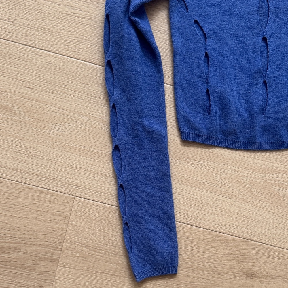 Urban Outfitters Navy Cutout Long Sleeve Crop Top - Picture 3 of 4